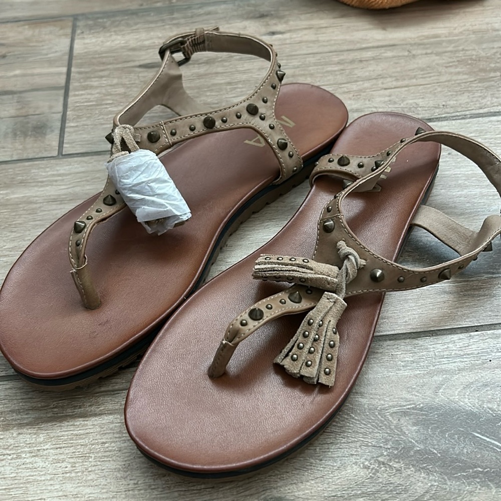 MIA Tassle flat sandals, Size 7